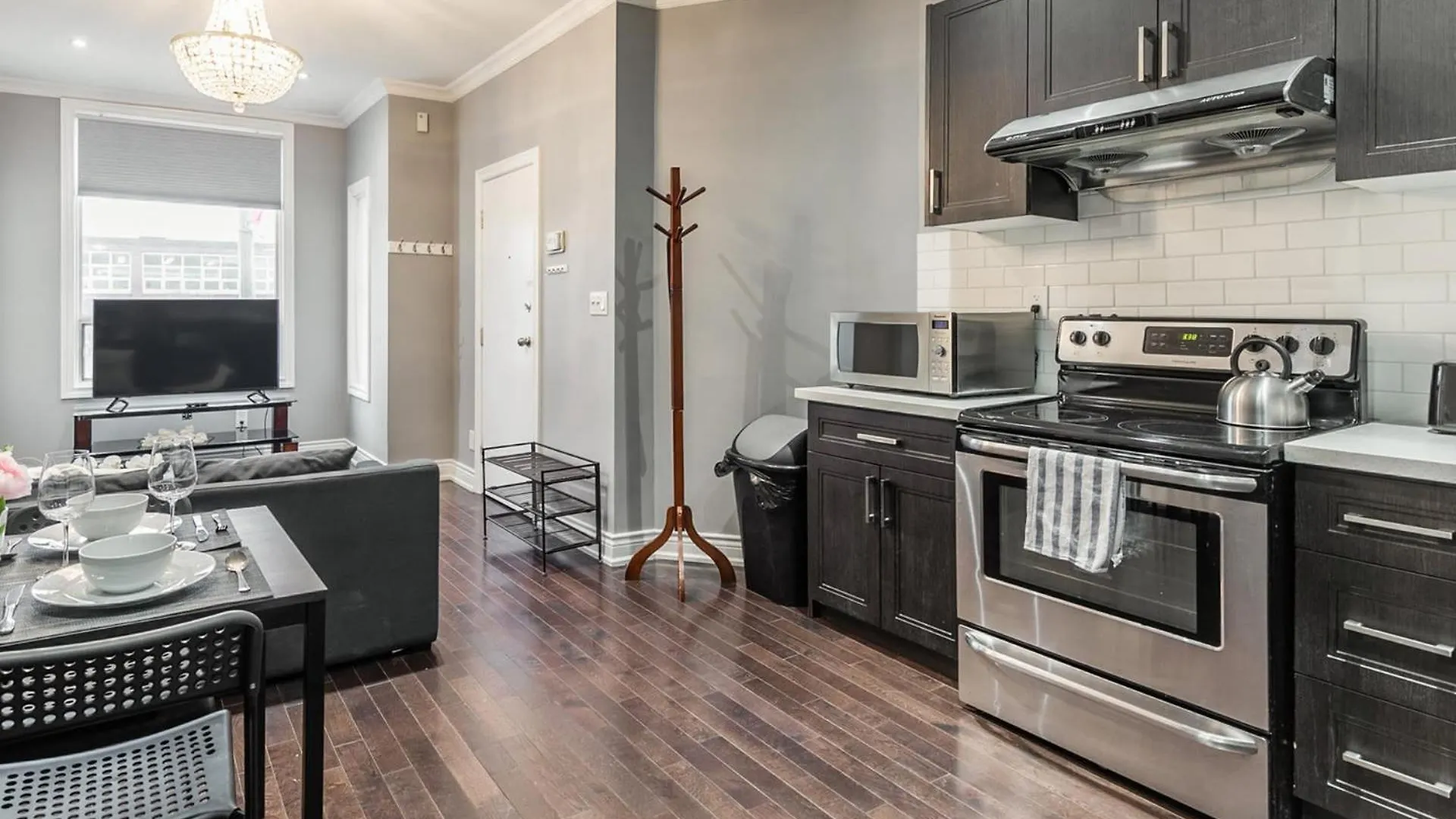 Pet-Friendly Apartment On Ossington Ave Toronto Canada