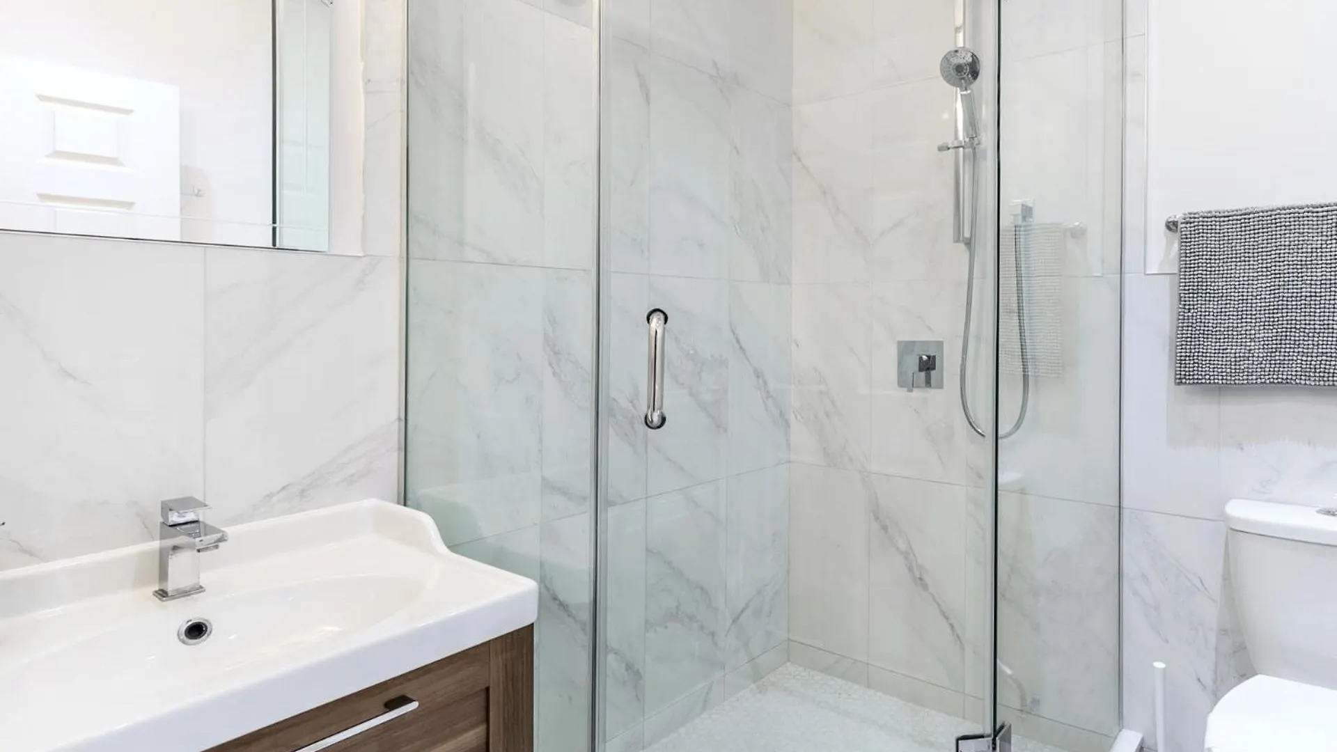 Pet-Friendly Apartment On Ossington Ave Toronto 0*,  Canada
